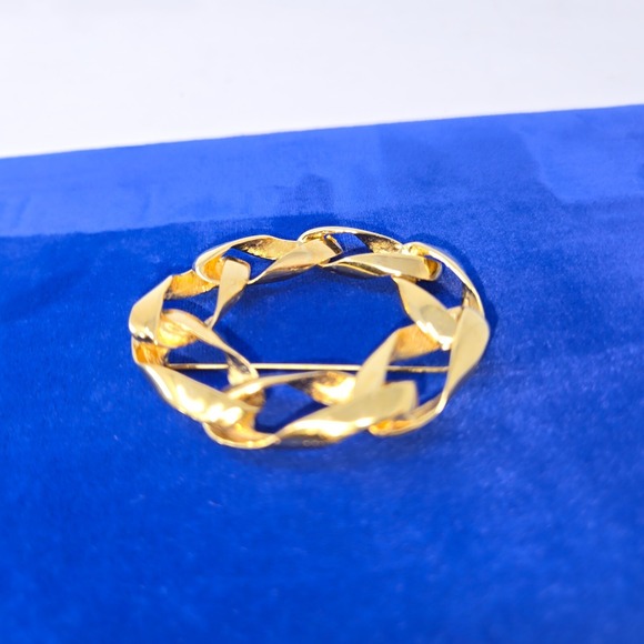 Vintage Gold Tone Circle Link Braided Wreath Brooch Pin Fashion Jewelry 2.5" - Picture 6 of 9